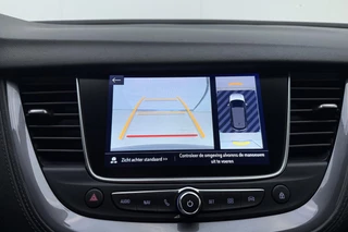 Opel Grandland X 1.2 Turbo Business Executive | Electrische achterklep | Navigatie | Camera | Half lederen bekleding | DAB radio | Apple Carplay | Extra getint glas / 30