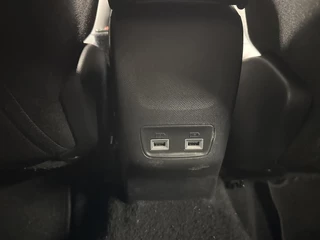 Peugeot e-2008 EV Allure Pack 50 kWh 3 FASE 92% SOH CAMERA ECC CRUISE CARPLAY NAVI LM. / 16