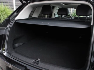 Leapmotor C10 Design REEV 28.4 kWh 215PK Automaat Navigatie, Camera 360, Lichtmetalen velgen, Elektrische Achterklep, Kunstlederen bekleding, Stoel Verwarming & Ventilatie / 12