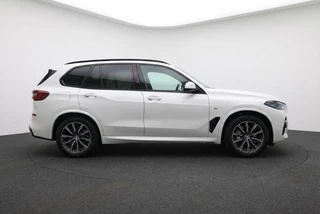 BMW X5 xDrive50e M Sport Pano l Trekhaak l HUD l 360° l Harman Kardon | Innovation | / 2