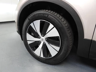 Volvo XC40 1.5 T4 Plug-In Hybrid Core Bright NAVI/CAMERA/LED/18"LMV! / 40