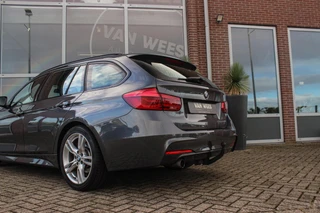 BMW 3-serie Touring 318i Corporate Lease Executive | M Sport pakket | Stoelverwarming | LED | Navigatie Professional | Bluetooth | Sportstoelen | M-sportstuur | PDC | Shadow Line / 41