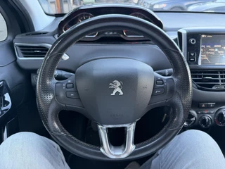 Peugeot 208 1.2 VTi Oxygo / 9