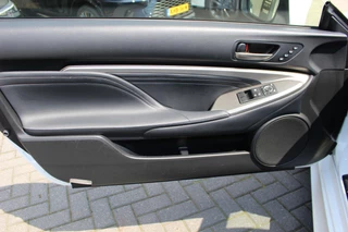 Lexus RC 300h F SPORT Line NL-AUTO CRUISE TRIPLE-LED STOELVENT BLIND-SPOT 19" LM-VELGEN / 21