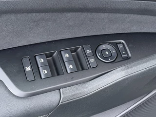 Kia Sportage 1.6 T-GDi Hybrid GT-Line  €5.000,- voordeel - Stoel/stuur verwarming - Schuif/kanteldak - LED verlichting - Head up Display - Keyless entry/start - 18'' lichtmetalen velgen - 7 jaar fabrieksgarantie of 150.000km / 21