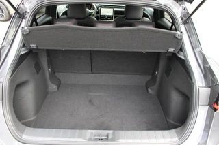Lexus LBX 1.5 Emotion 2WD / 28