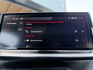Peugeot 208 100pk GT (Camera - Keyless Entry - Parkeersensoren V+A - LED - Navigatie - Automatische Airco - Draadloos laden - Apple Carplay - 3D Cockpit) / 26