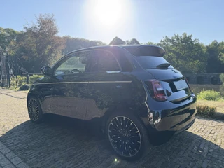 Fiat 500 La Prima 42 kWh | Pano | Camera | Adaptive| BTW | / 19