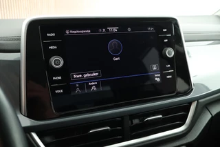 Volkswagen T-Roc 1.0 TSI 110pk Style Trekhaak LED Virtual Cockpit Navigatie / 29