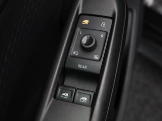 CUPRA Born Adrenaline 62 kWh 231 Pk | Stoel/Stuurverwarming | Camera | Adaptive Cruise | CarPlay | Beats Audio | 19 Inch | 74.166 Km !! / 19