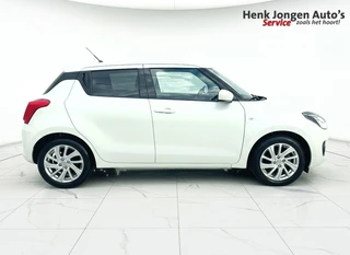 Suzuki Swift 1.2 Select Smart Hybrid uit 2025 Rijklaar + 12 maanden Bovag-garantie Henk Jongen Auto's in Helmond,  al 50 jaar service zoals 't hoort! / 4