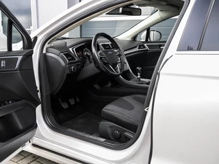 Ford Mondeo Wagon 1.5 Titanium | Full LED | Panoramadak | Keyless | PDC v+a | Navi | Climate control | Cruise control / 17