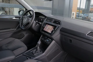 Volkswagen Tiguan 1.4 TSI ACT Highline Business R | Dealer Onderhouden | Led | Virtual | Stoelverwarming | Trekhaak | Carplay / 31