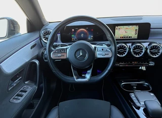 Mercedes-Benz CLA-klasse Shooting Brake 250 e AMG Line SFEERVERLICHTING - PDC - AMG - NAVI / 16