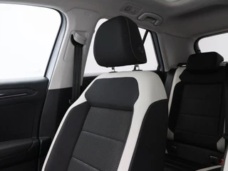 Volkswagen T-Roc 1.5 TSi Sport 150 Pk | Trekhaak | Adaptive Cruise | Camera | CarPlay | Panorama dak | 17 Inch | 159.197 Km !! / 33