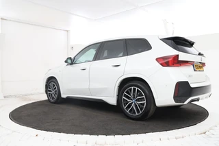 BMW iX1 eDrive20 67 kWh  M-sport, Stoelen, Virtual, Climate, / 5
