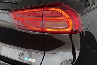 Kia Niro 1.6 GDi Hybrid DynamicLine Apple CarPlay Achteruitrijcamera Navigatie / 19