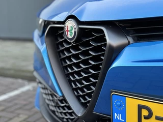 Alfa Romeo Tonale 1.5T Hybrid Edizione Speciale / 10