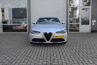 Alfa Romeo Giulia 2.0T SUPER AUT ORIG.NL/A.CarPlay/Ad.Cruise/Stuur&Stoelverw./18inch 114dkm! / 18