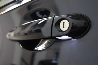 BMW 1 Series Cabrio 118i High Executive M Sport Pakket  / Navigatie Professional / Xenon / Leder / Hifi / Stoelverwarming / Climate Control / Lichtpakket / Windscherm / 18 Inch / Cruise Control / Bluetooth / 11