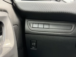Peugeot 2008 Blue Lion 1.2 PureTech 130PK Navigatie, Parkeersensoren Achter, Panoramadak, Trekhaak, Airco / 16