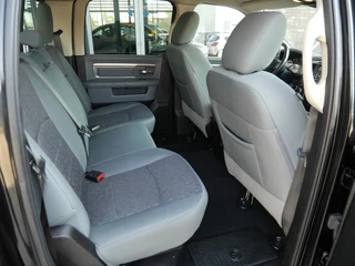 Dodge Ram 1500 5.7 V8 4x4 Crew Cab 5'7 Sport | Dubbele cabine | 3500KG Trekgewicht | Camera voor en achter | Sidesteps | Climate control | Trekhaak | Navigatie | Stoel en stuurverwarming / 12