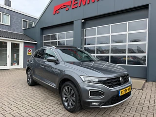 Volkswagen T-Roc 1.5 TSI Sport Business R-Line / Pano / ACC / Led / IQ Drive / Camera / Trekhaak . / 2