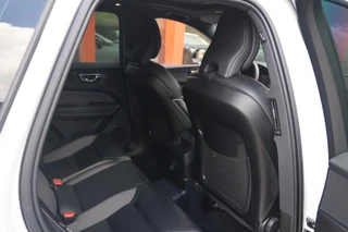 Volvo XC60 T6 Recharge AWD R-Design | Trekhaak | Parkeercamera |Panoramadak | Longe Range | Keyless / 26
