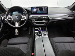 BMW 5-serie 545e xDrive M Sport | Camera | Adaptive Cruise | Stoelverwarming | / 13