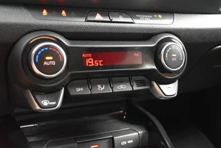 Kia Stonic 1.0 T-GDi MHEV 100pk DynamicLine Navi climate / 23