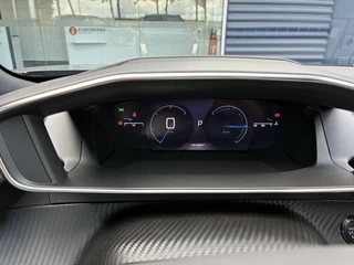 Peugeot 2008 1.2 Hybrid 145pk GT | Automaat | Dode hoekbewaking | Rondom zicht camera | Navigatie full map | 17 inch LichtMetaal / 14