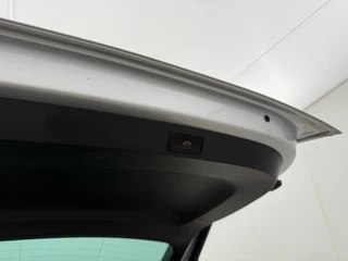 Skoda Karoq 1.5 TSI ACT Style | Adaptive cruise | Stoelverwarming | CarPlay | Camera | Parkeersensoren achter | Trekhaak / 14