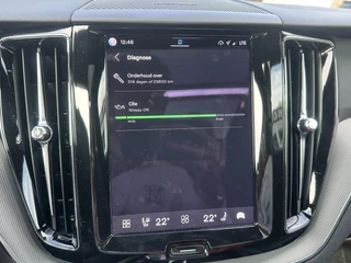 Volvo XC60 2.0 T6 Plug-in hybrid AWD Plus Black Edition LUCHTVERING | ELEK. TREKHAAK | STOEL + STOELVERWARMING | ACHTERBANK VERWARMD | HARMAN KARDON | RIJKLAAR | FABRIEKS GARANTIE T/M 7-2027 | PANO | / 31