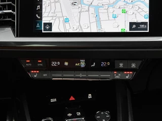 Audi Q4 e-tron 40 Launch edition S Competition 77 kWh | Trekhaak | HUD | Warmtepomp | ACC | Matrix LED | Leder | Keyless | Camera | Sonos audio | 20" | Dealeronderhouden / 40