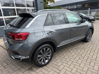 Volkswagen T-Roc 1.5 TSI Sport Business R-Line / Pano / ACC / Led / IQ Drive / Camera / Trekhaak . / 11