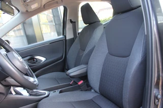 Toyota Yaris 1.5 HYB. ACTIVE Automaat / Camera / Cruise control / Dab radio / Apple carp. / 18
