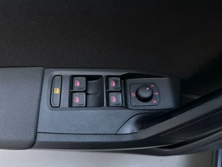 Seat Ibiza 1.0 TSI 110pk FR Business Intense Plus Stoelverwarming Parkeersensoren Navigatie DAB+ / 19