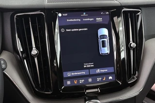 Volvo XC60 2.0 T6 Plug-in hybrid AWD R-Design Pano Trekhaak Harman Kardon Stoelverwarming 21" / 14