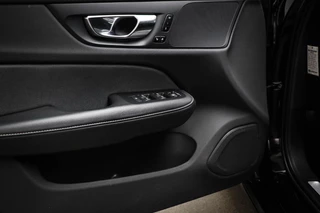 Volvo V60 2.0 T6 Recharge AWD R-Design | PARK ASSIST PACK | DAB | APPLE | VOORRUITVERWARMING | CAMERA / 30