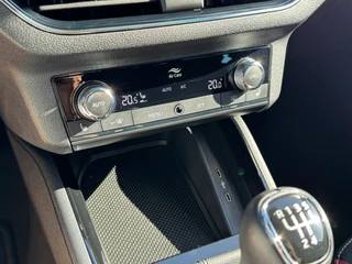 Skoda Kamiq 1.0 TSI Monte Carlo * Panoramadak * Stoelverwarming * Carplay * Full Led * / 27