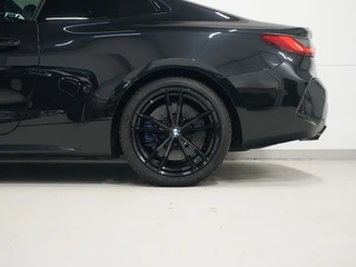 BMW 4 Serie Coupé M440i Schuifdak | Harman Kardon | M Stoelen / 38