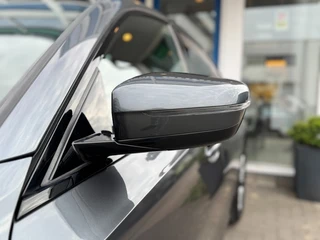 BMW 3 Serie 318i Executive Edition Sport Line I LED I Carplay I Sportstoelen / 17