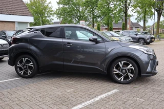 Toyota C-HR 1.8 HYBRID DYNAMIC ALL-SEASON BANDEN STOELVERW. DODEHOEKDETECTIE KEYLESS LED KOPLAMPEN PARK.SENSOREN V+A / 18