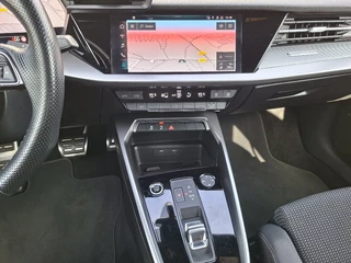 Audi A3 Sportback 30 TFSI S-line edition AUTOMAAT * Navigatie * Parkeersensoren * Audi Sound * / 31