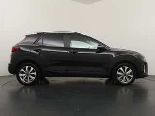 Kia Stonic 1.0 T-GDi MHEV DynamicPlusLine  - Apple Carplay/Android Auto - Cruise Control - Climate Control - Navigatie - Stuur/Stoel Verwarming - Fabrieks garantie tot 04-2032 of 150.000km fabrieksgarantie / 10