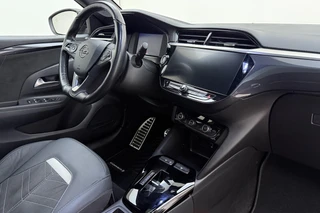 Opel Corsa-e Ultimate 50 kWh 136pk | Full Options | SOH 98% | Massagestoel | Camera | Adaptive Cruise Control | Navigatie | Keyless Entry en Start | LED Verlichting / 4