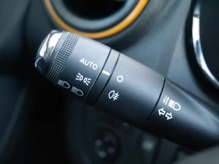 Dacia Spring Expression 27 kWh | Achteruitrijcamera | Parkeersensoren achter | Lichtmetalen velgen | Airco | Navigatiesysteem | Bluethooth | Elektrisch bedienbare ramen / 17