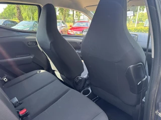 Toyota Aygo FUN 5-DEURS NL-AUTO AIRCO CENTRALE VERGRENDELING / 11