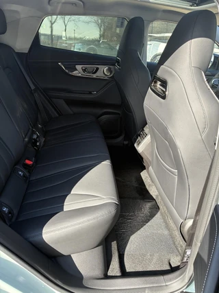 Omoda 5 EV Premium 61 kWh Voorraad Nieuw| ECC | Schuif/kanteldak | Keyless | Lederen bekleding | Stoel & Stuurverwarming | Navigatie | 7 Jaar fabrieksgarantie / 16