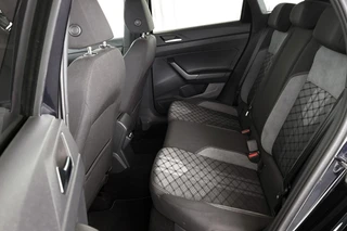 Volkswagen Taigo 1.0 TSI R-Line Business DSG Automaat Achteruitrijcamera Apple CarPlay / 9